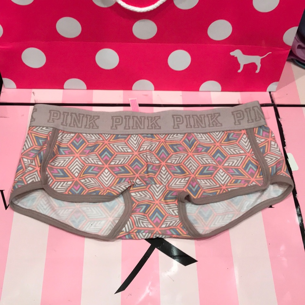 4/$38 💖PINK Victoria’s Secret Logo Boyshort - Picture 2 of 4